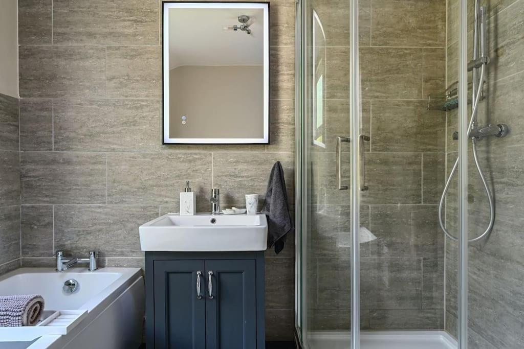 Stunning Spacious Duplex With Garden 141A Hastings Buitenkant foto
