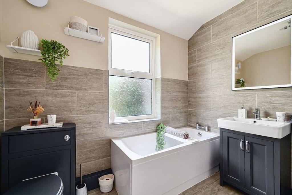 Stunning Spacious Duplex With Garden 141A Hastings Buitenkant foto